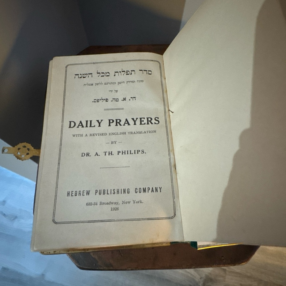 ANTIQUE Daily prayers clasp book. Ivory inlay with green velvet, gilt gold pages - Picture 4 of 4